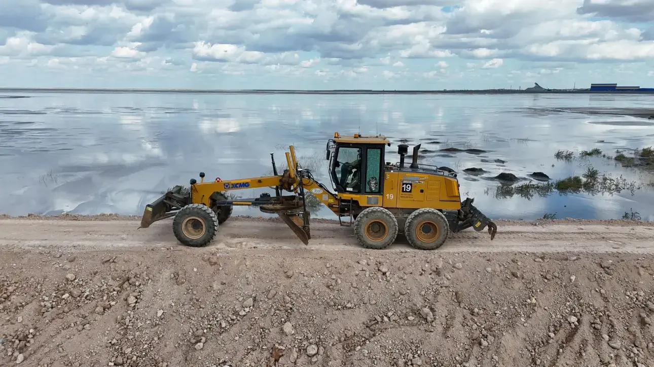 FJD 3D Machine Control Technology Ensures On-Time Completion of Dam ...